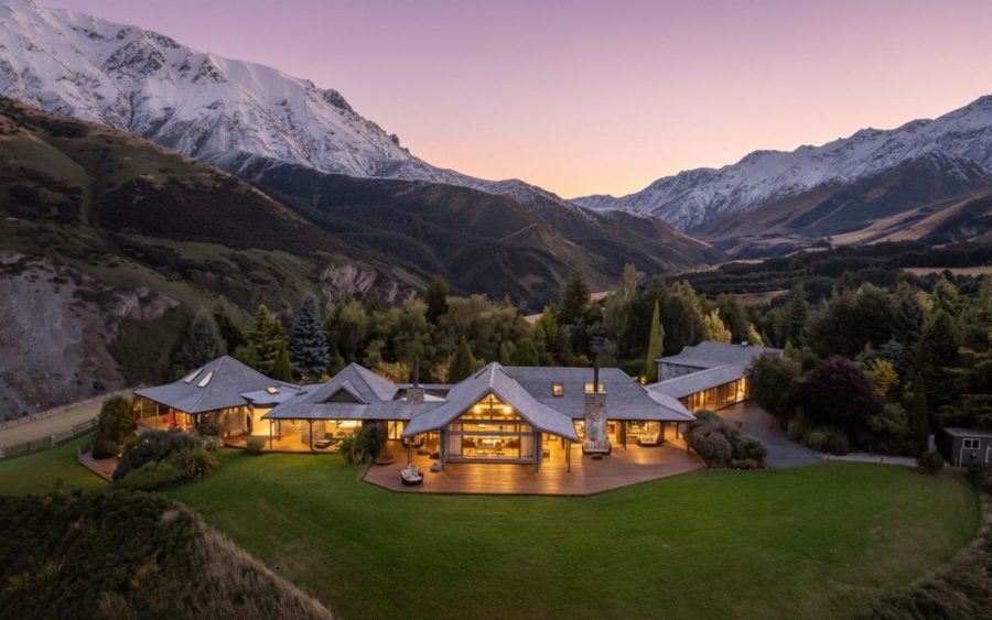 hosted villa wanaka