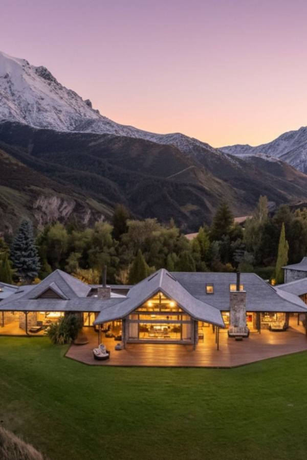 The Mahu Whenua Winter Chalet Experience – Wanaka 
